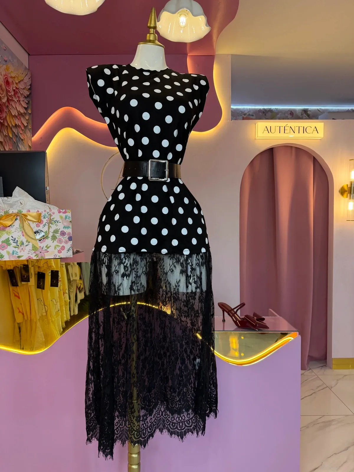 Vestido polka encaje