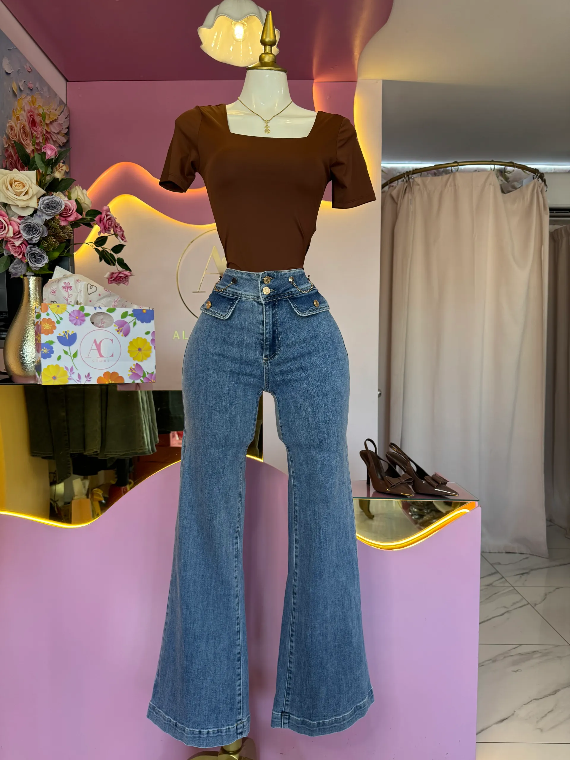 Pantalón bolsas aplicacion