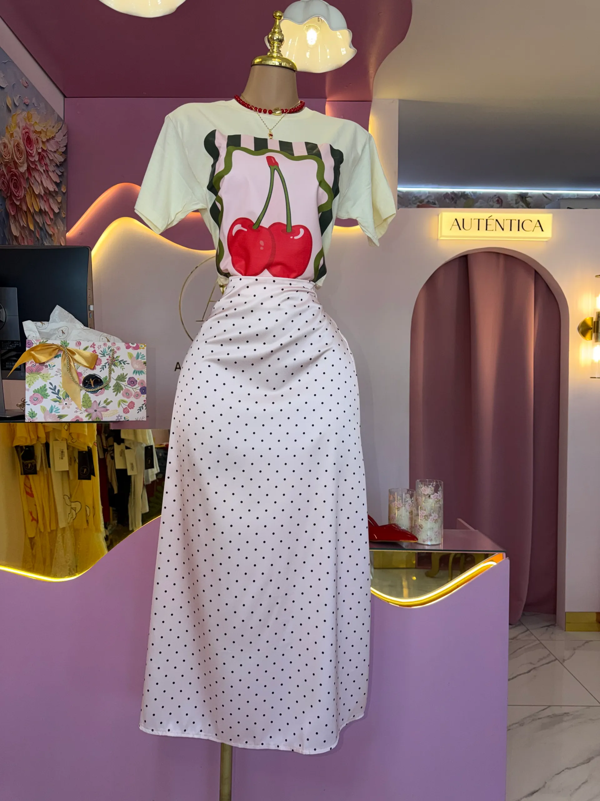 Falda midi satinada de Lunares