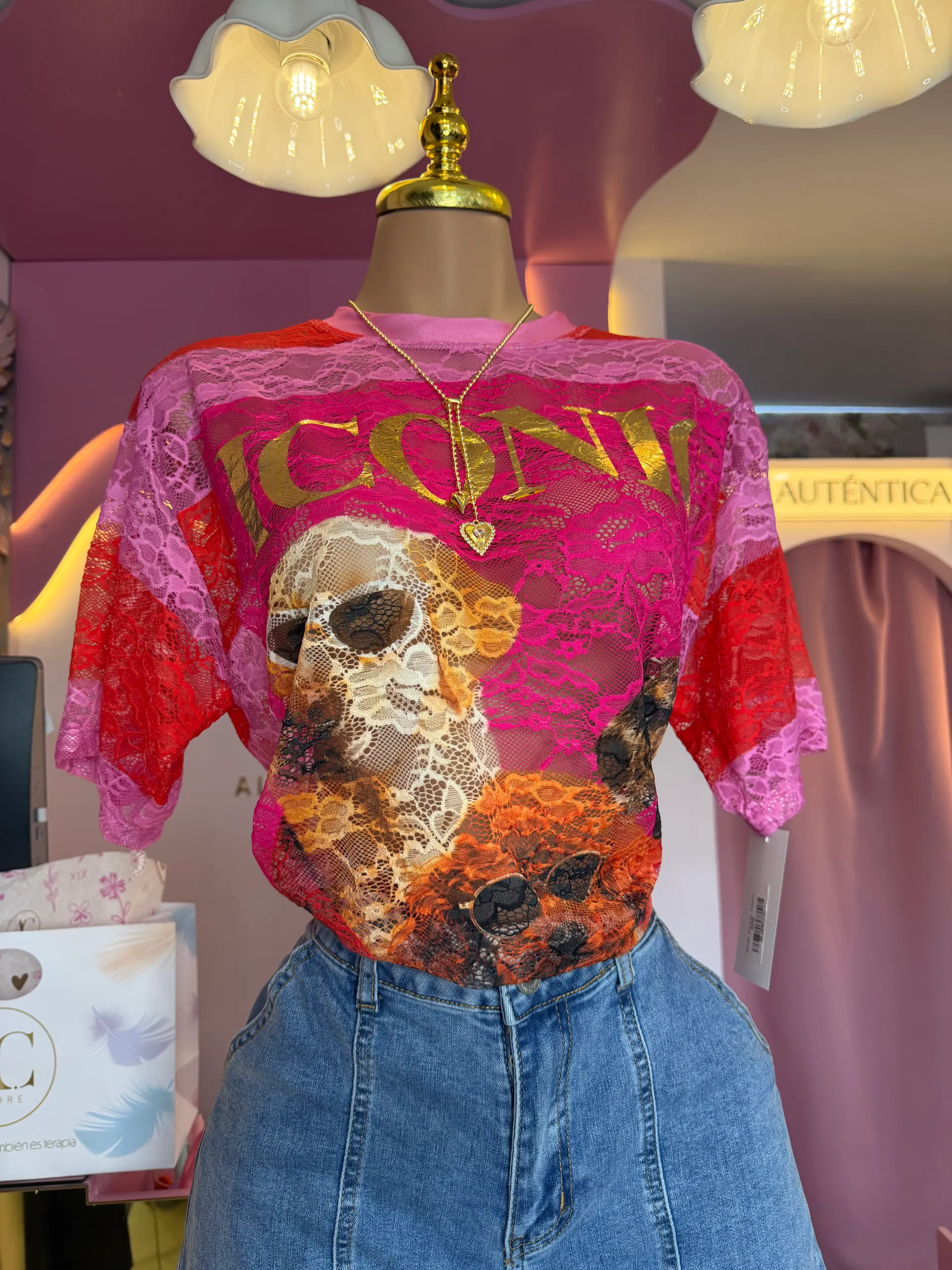 Blusa estampada de encaje