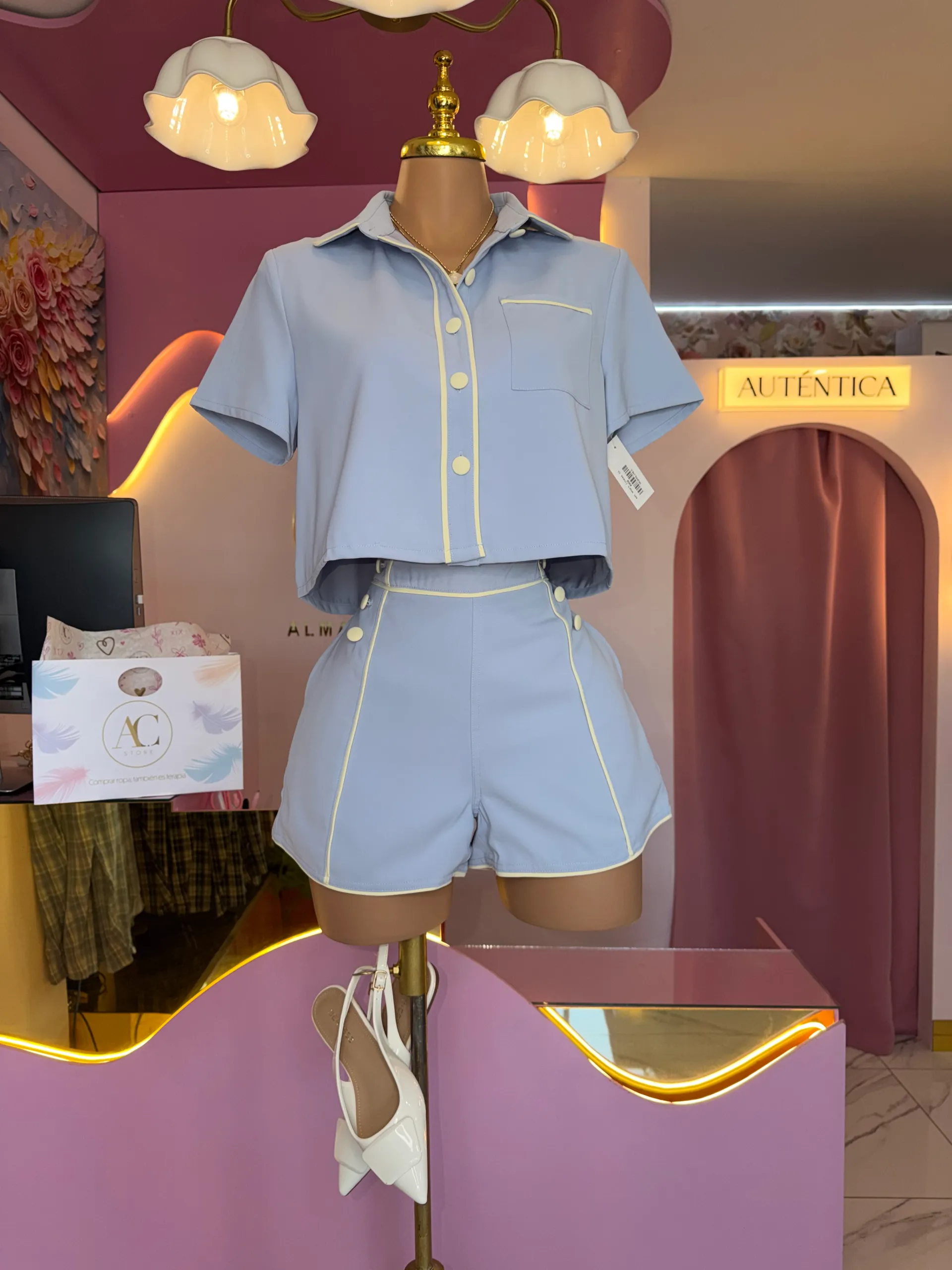 Conjutno casual con Linea blanca