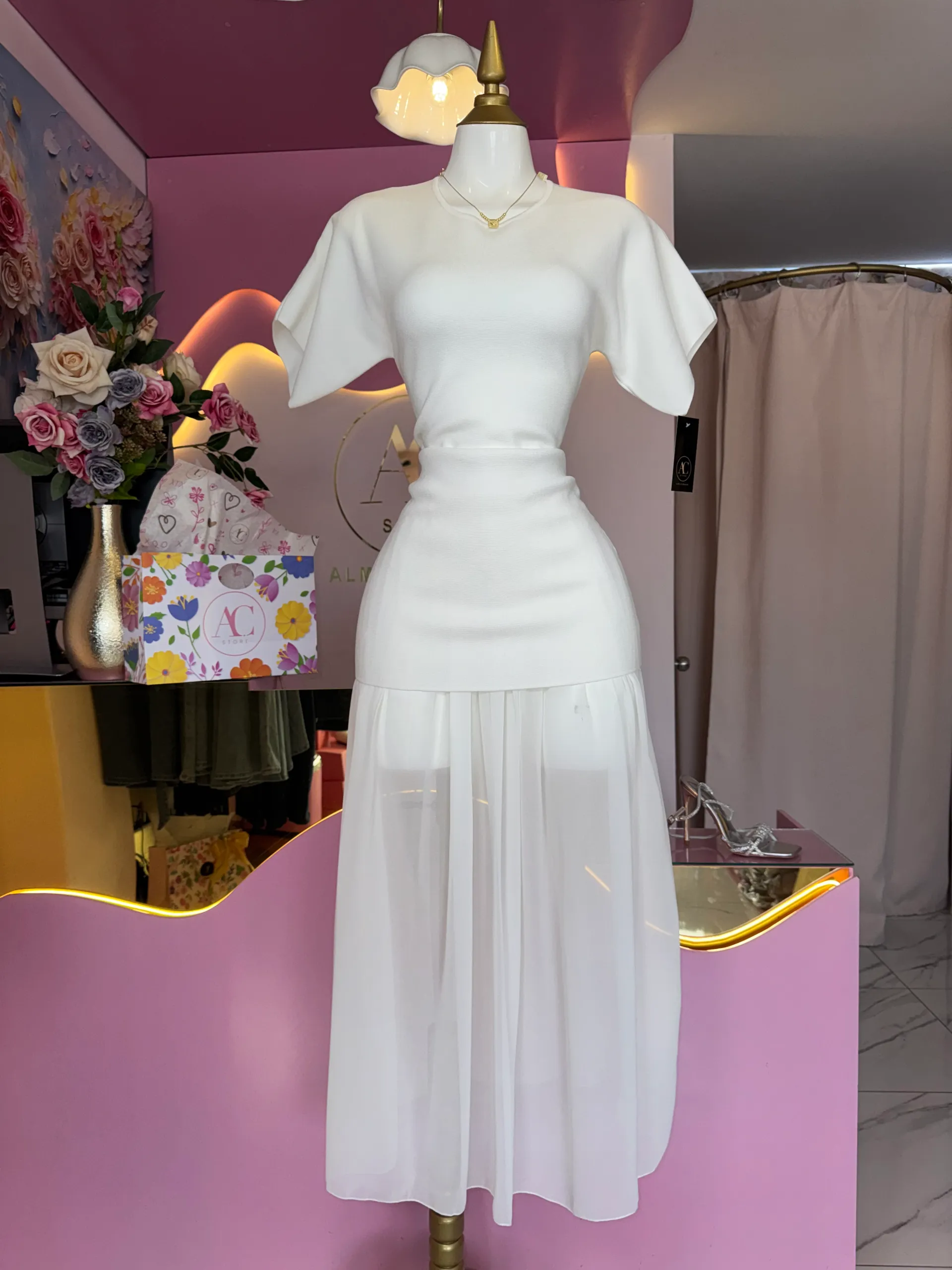Conjunto de falda con transparencias 