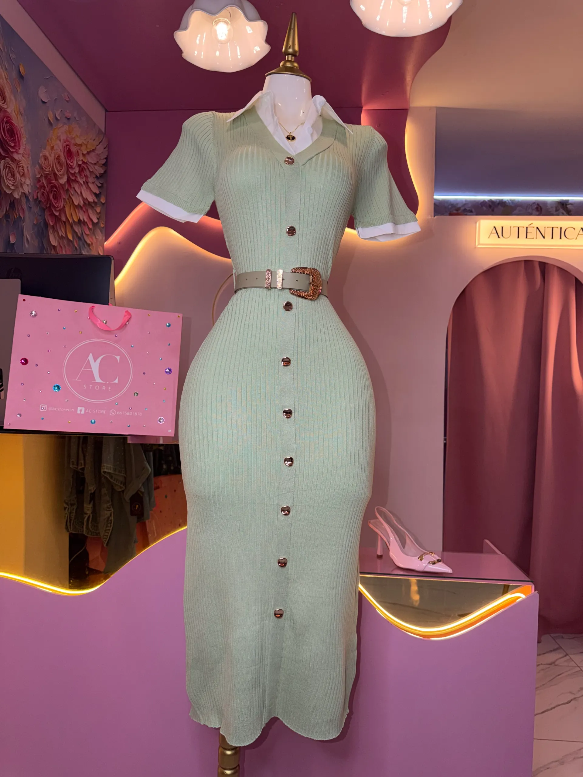 Vestido midi con cinturón 