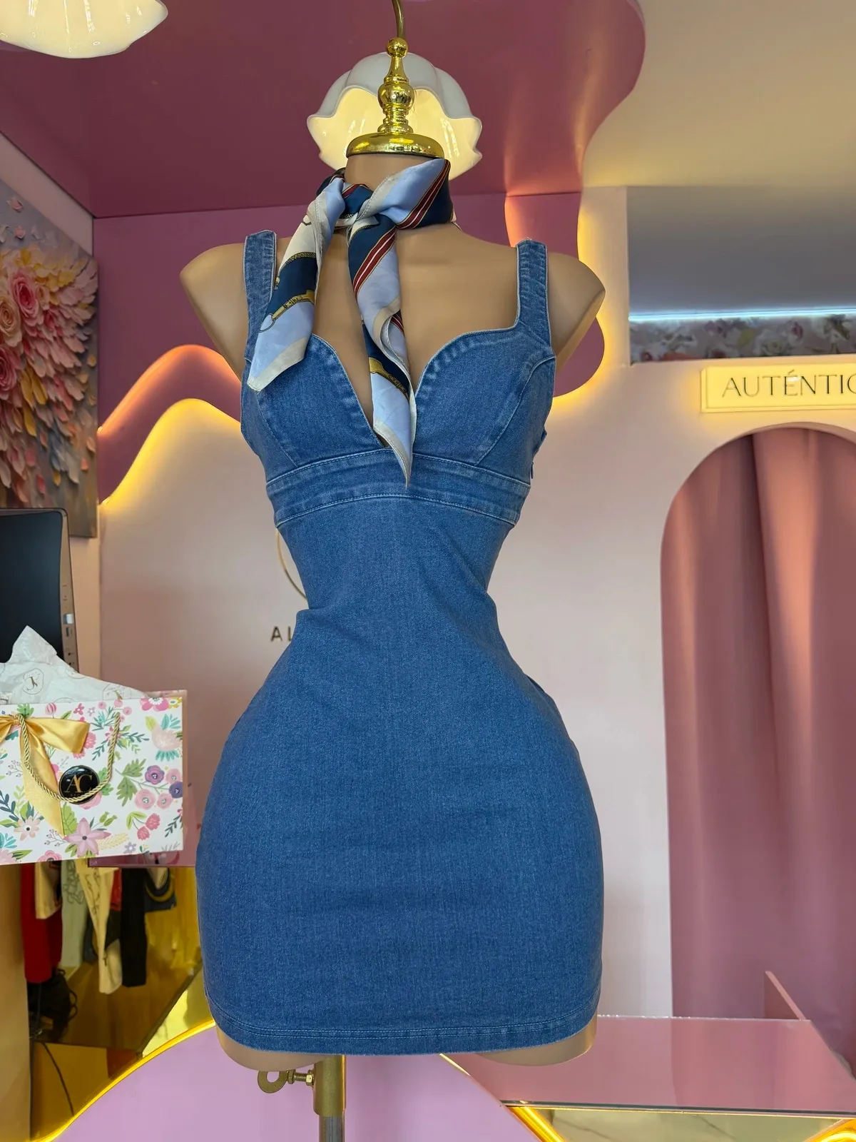 Vestido corto moño en espalda — AC Store