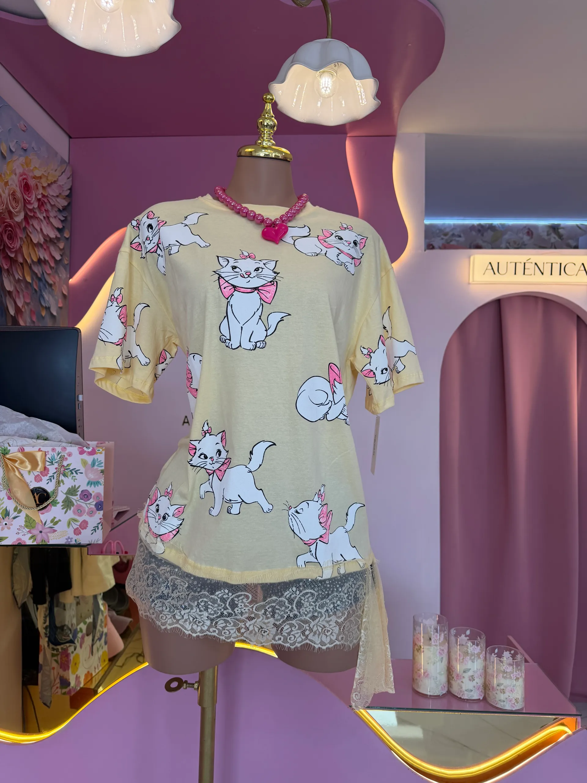Playera asimétrica merry con encaje