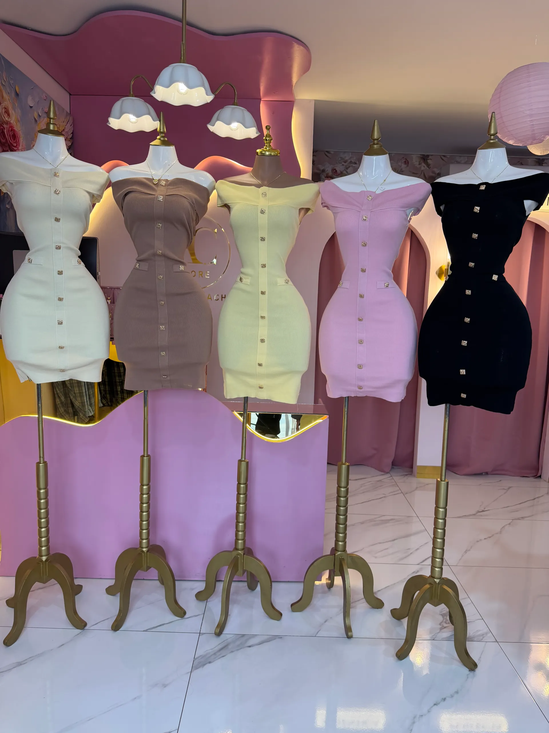 Vestido de hombro caído 