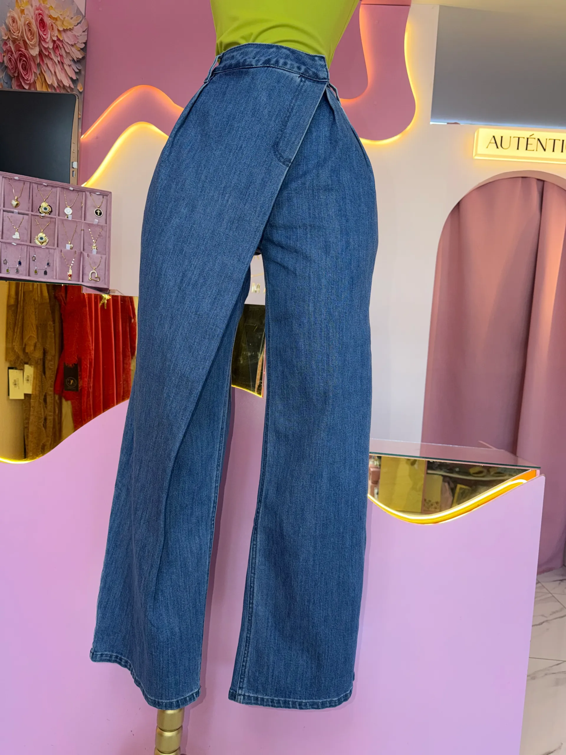 Pantalón asimetrico denim