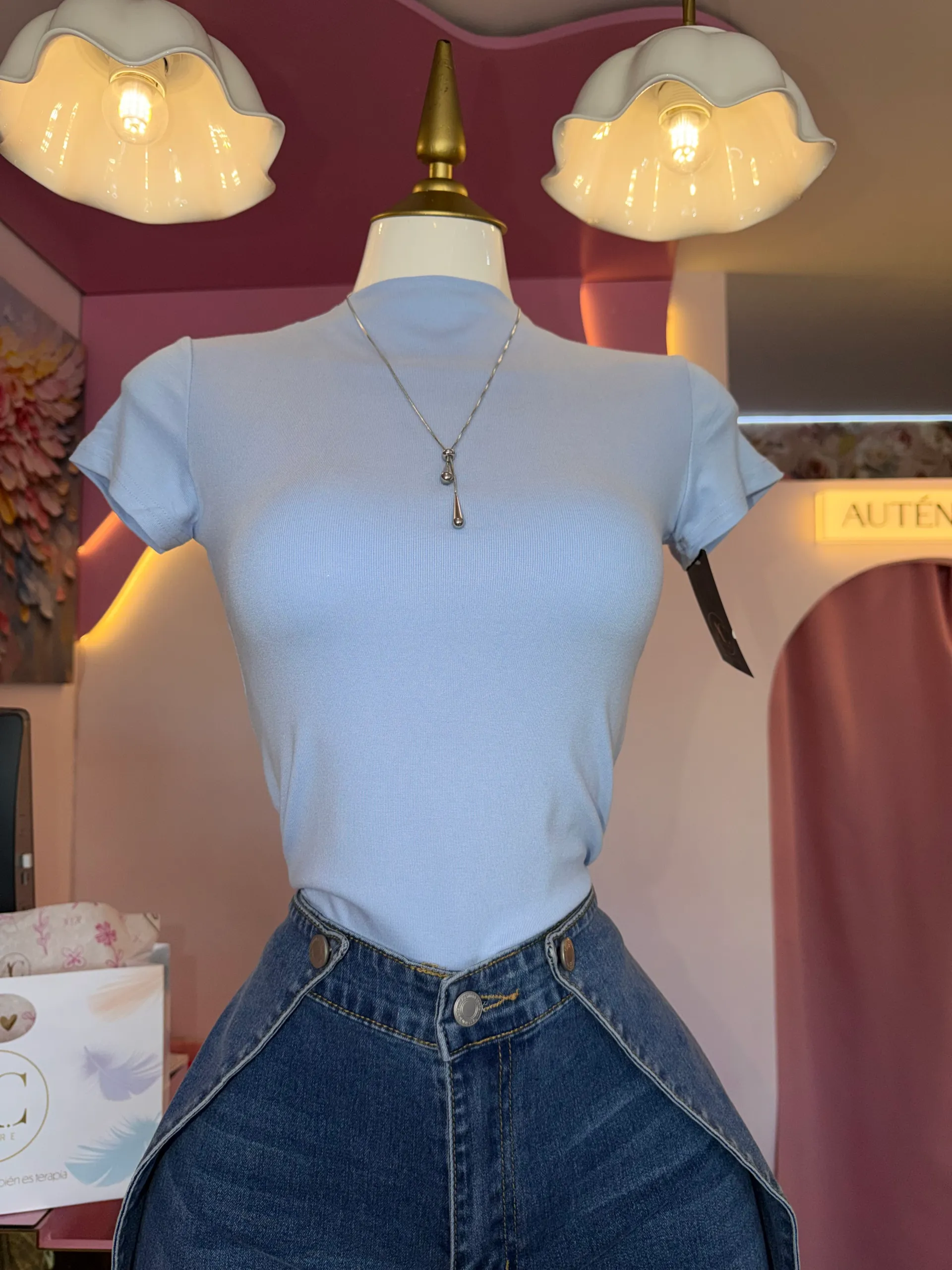 Blusa básica de cuello alto